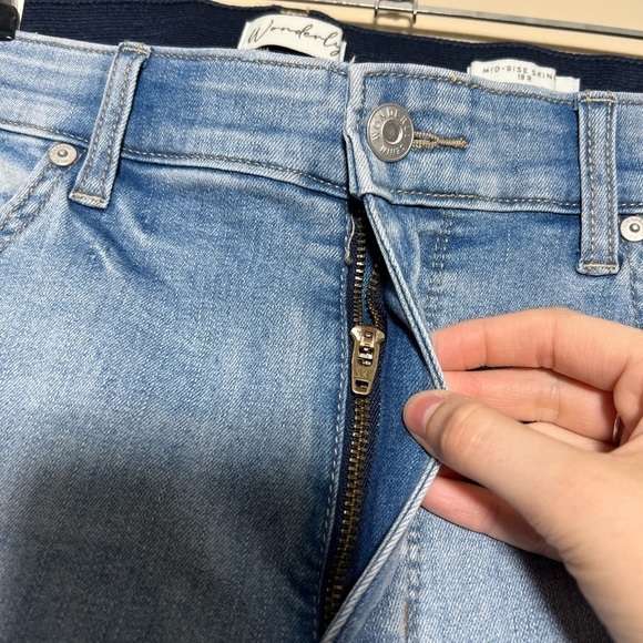 Wonderly Mid Rise Skinny Women’s Jeans - Picture 5 of 7